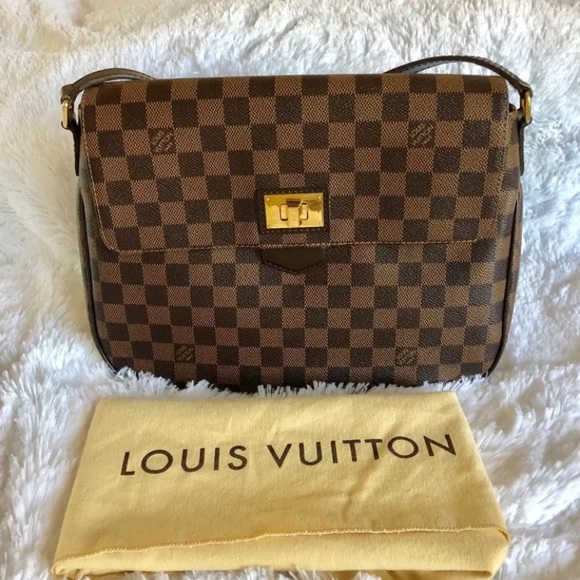 Louis Vuitton - Picture 1 of 5